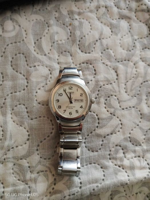 Часовници,смарт и кварц