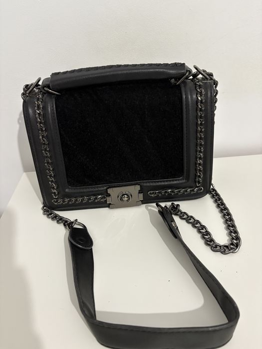 Geanta neagra piele eco si blana artificiala