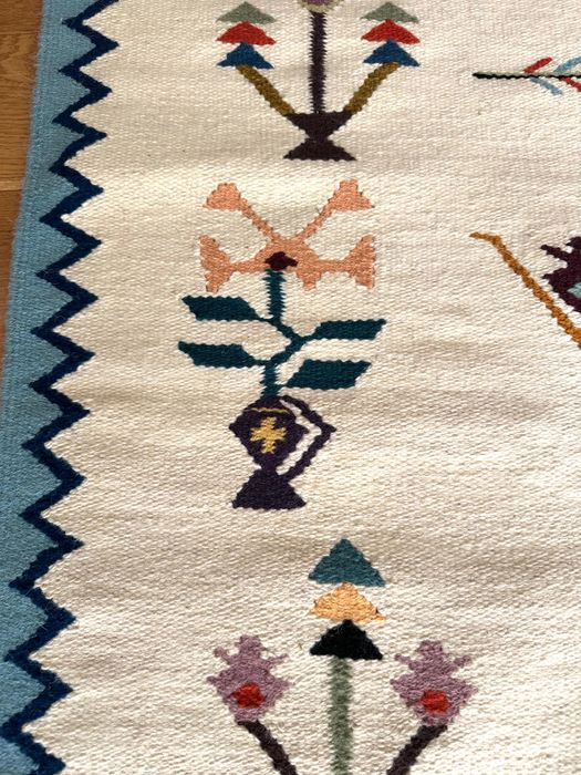 Covor tradițional țesut manual