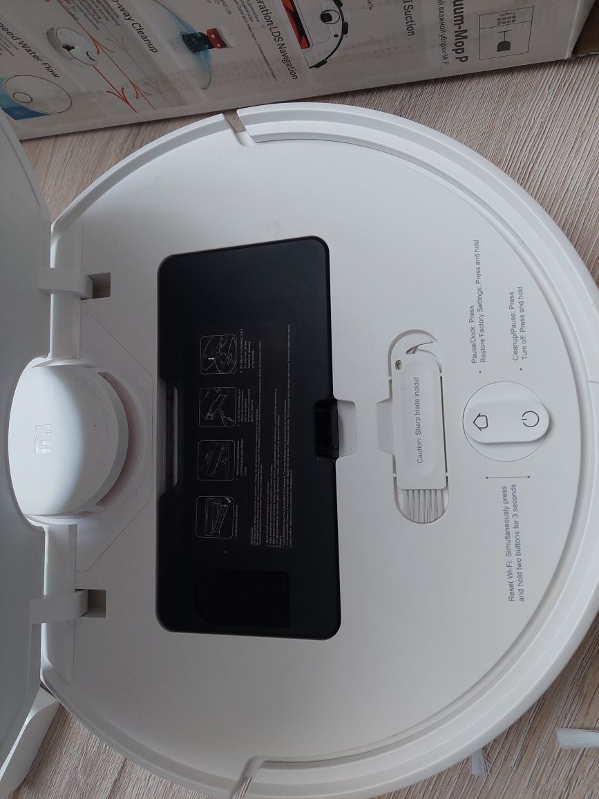 Робот - пылесос Xiaomi Mi Robot Vacuum-Mop P