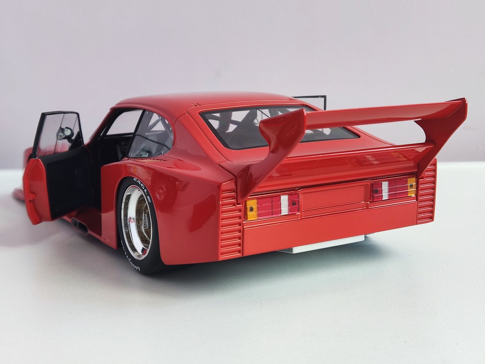 Ford Capri gr.5 Minichamps 1/18