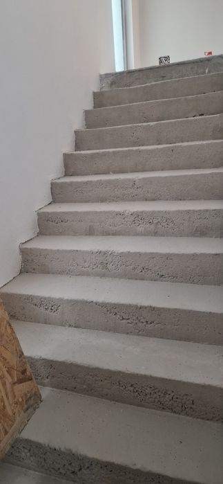 Vând casa noua la vartina 200m,  1 h teren