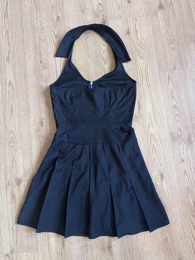 Черна рокля H&M