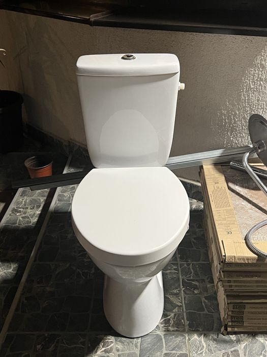 Baie chiuveta lavoar oglinda wc complet impecabile