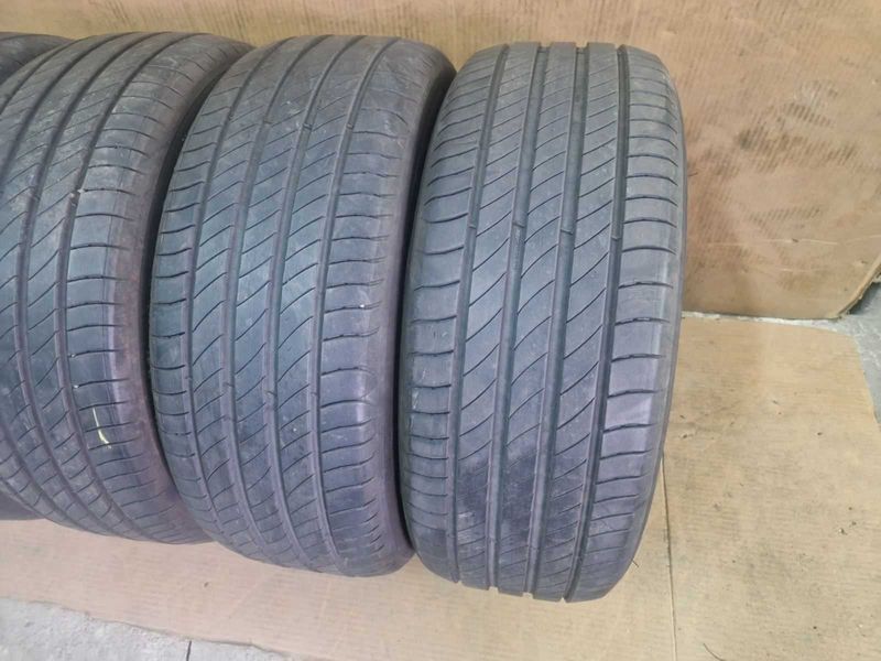 4 Michelin R17 205/50
летни гуми
DOT0120