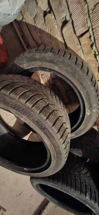 Pirelli 245 40 18 - 60лв и Nexen 225 45 17 - 50 лв.