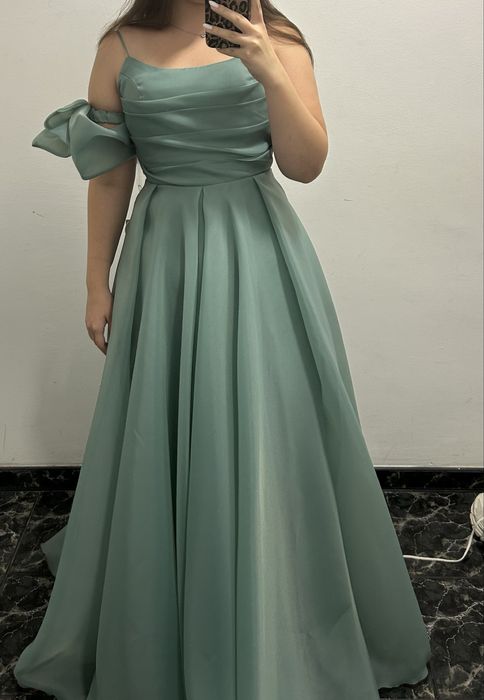 Официална рокля