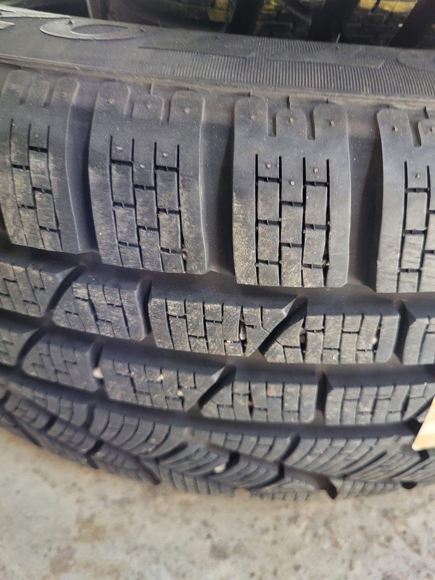 2 бр 205/55/17 Pirelli зимни гуми
