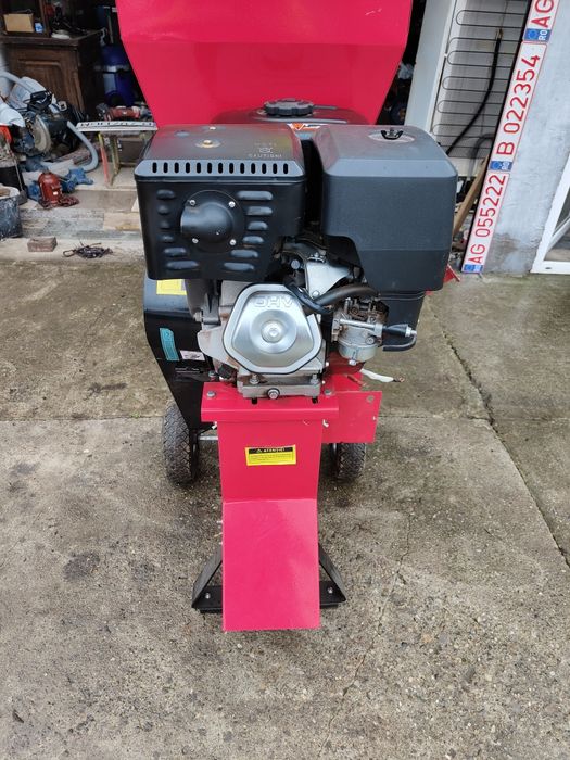 Vând Tocător crengi