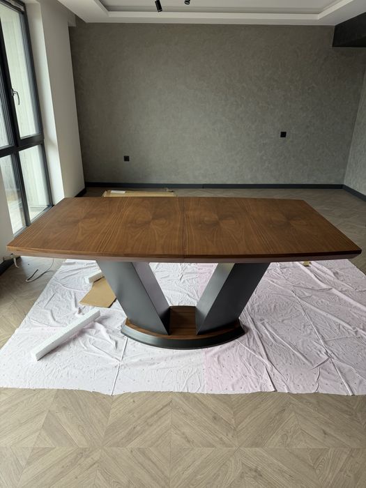 Разтегателна трапезна маса