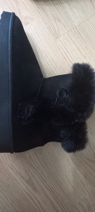 Cizmulite gen Ugg,38 ,noi,cu eticheta