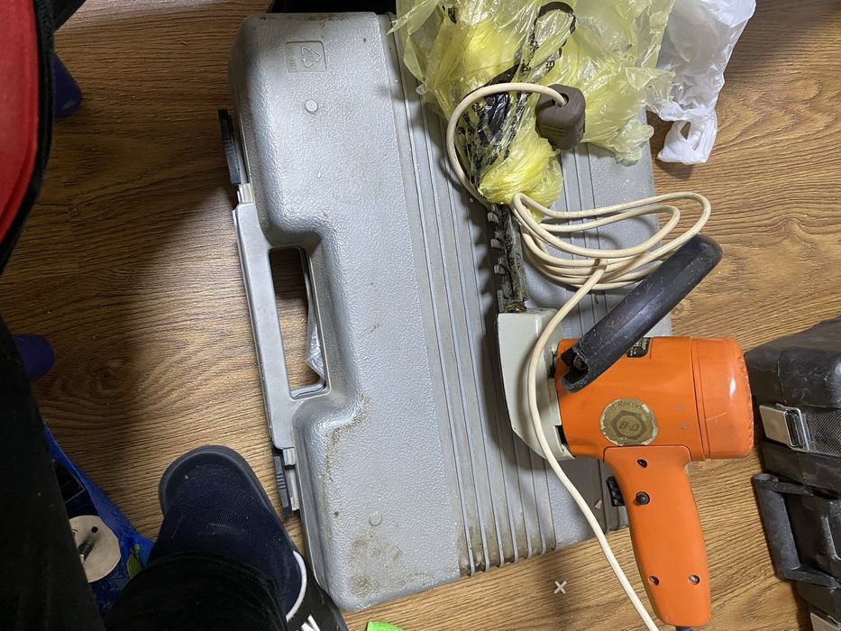 Пила доя деревьев и растений