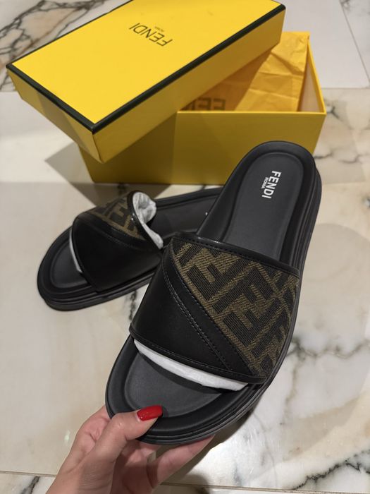 Мъжки чехли Fendi