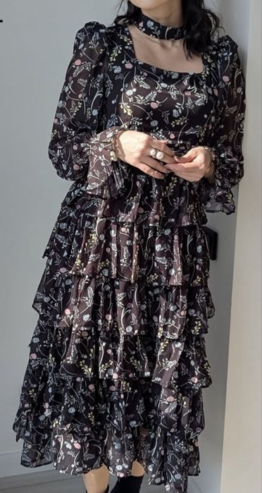 Продам платье шифон с воланами новое