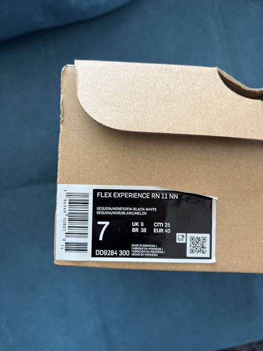 Дамски маратонки NIKE различни модели и размери.100%оргинал.Чисто нови
