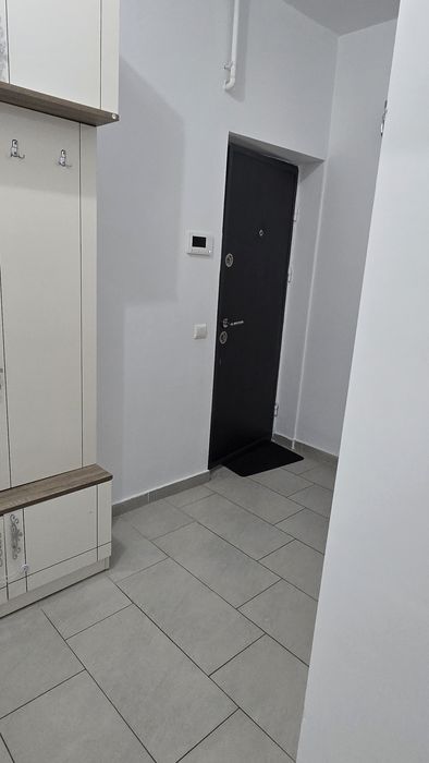 Inchiriez apartament