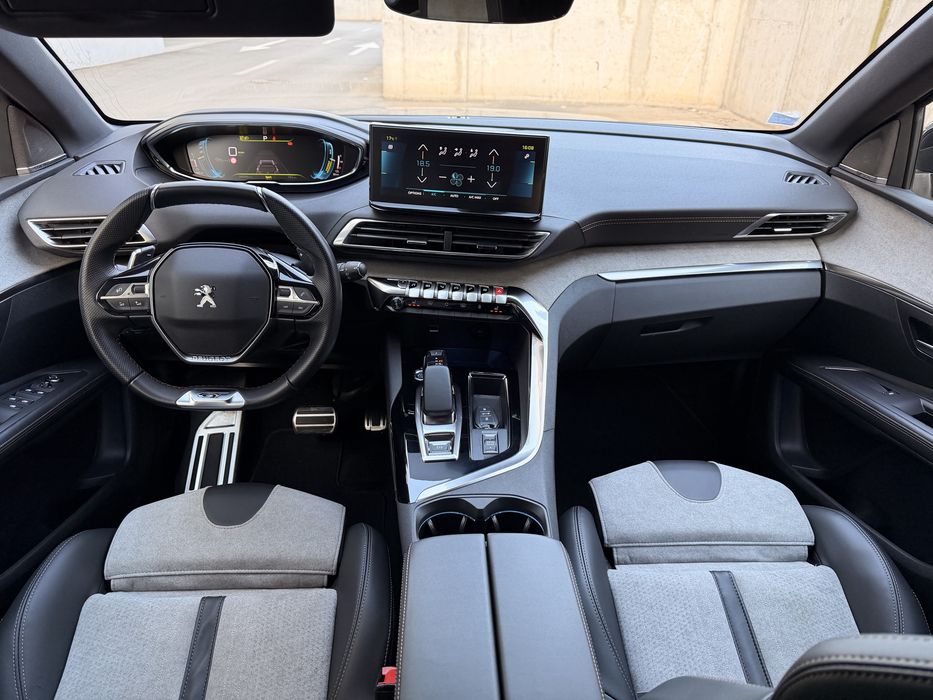 Peugeot 3008 GT-Line 1.6 Plug-In Hybrid 225cp/ Varf de gama/ Camere360