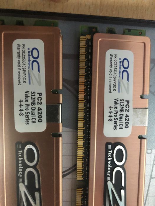 Memorii pc DDR 2 2x512 MB