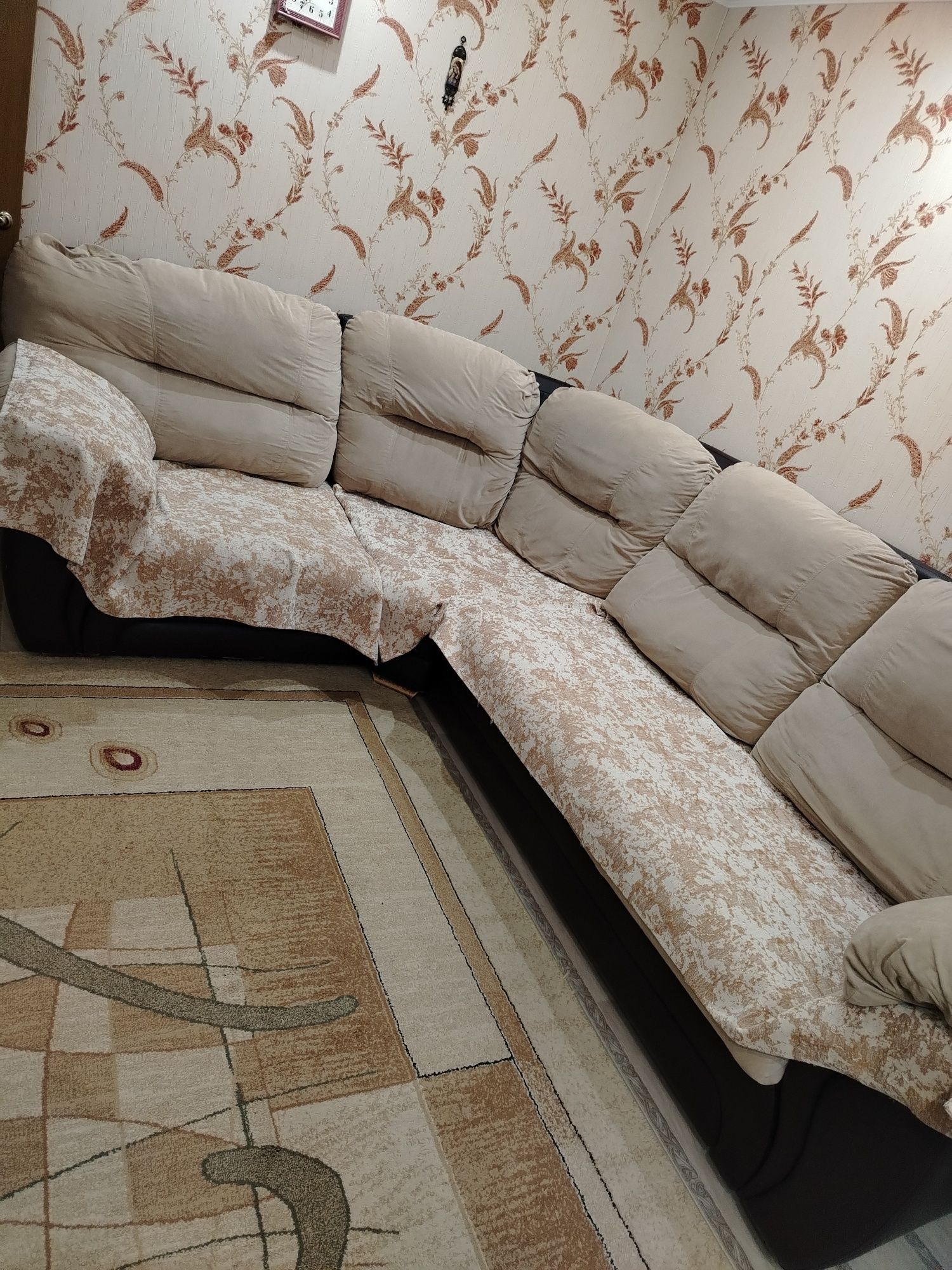 Продам Диван. Раскладывается б/у