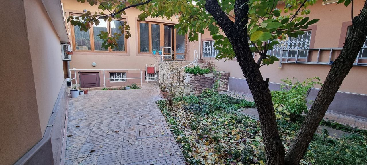 Sotiladi Участок Мирабад улица Ивлева 4 сотки 304м2