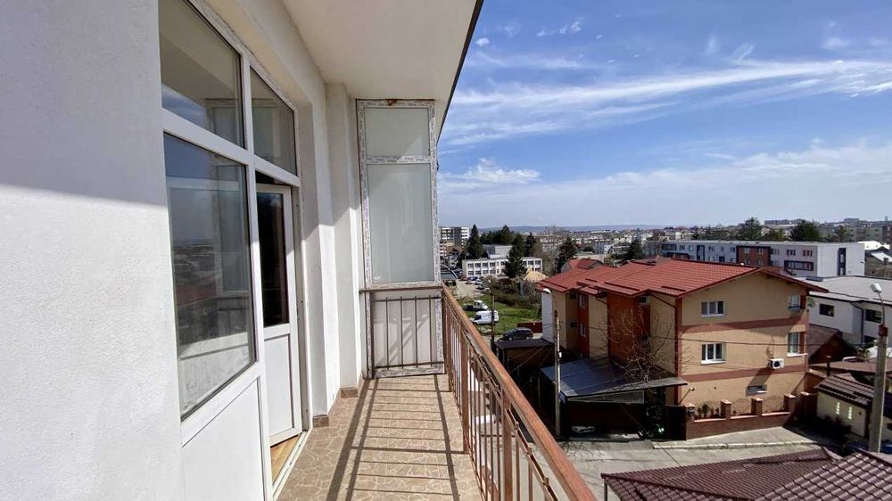 Apartament cu 2 camere, semidecomandat  in Mun. Pitești, zona Teilor