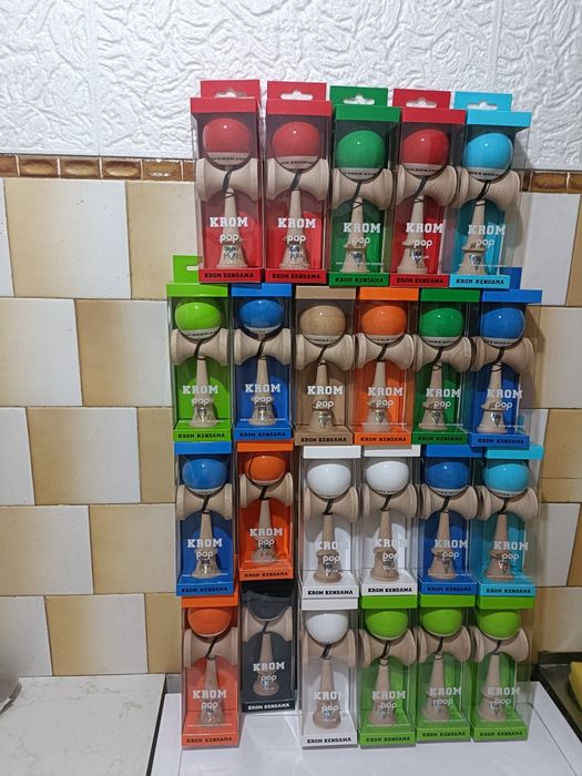 Krom pop kendama