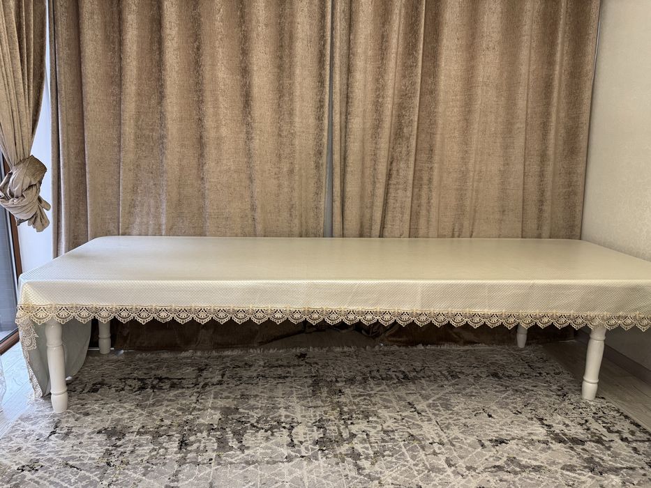 Стол со стульями