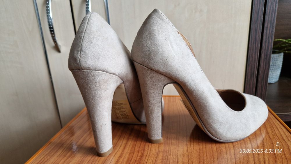 Pantofi noi  numărul 35