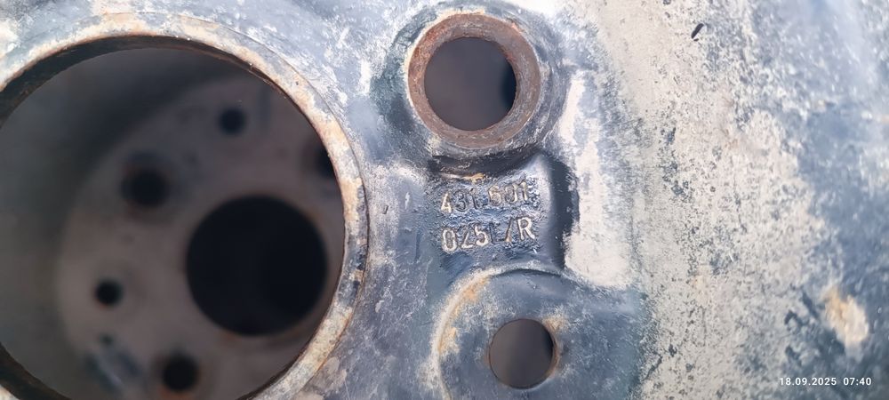 Продам 2 комплекта резины Зима, лето Ауди 80.