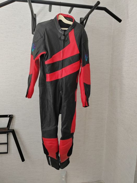 Нов кожен мото екип