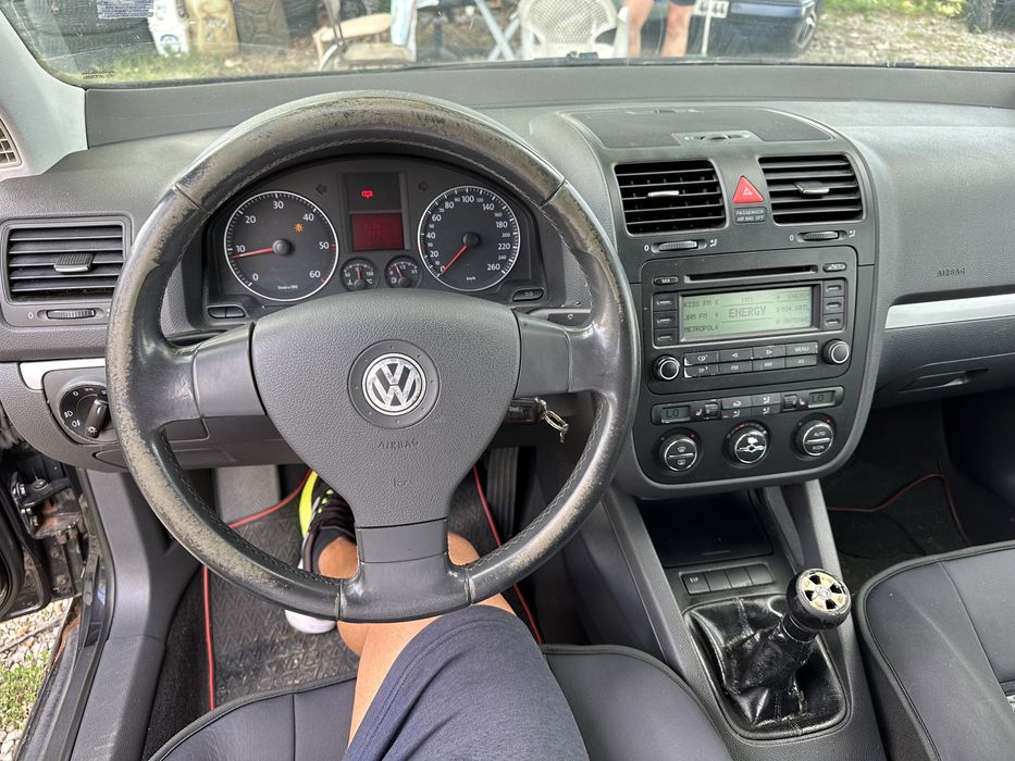 Голф 5 2.0 дизел 2004. Г 6 ск само на части