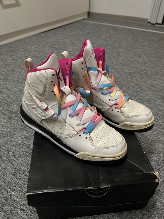 Adidasi Jordan Flight