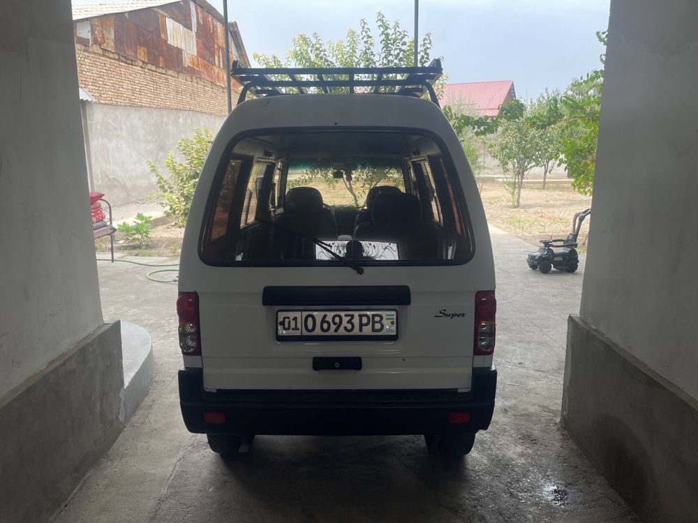 Damas Sotiladi 2014 yil kraskasi oraqasida bor