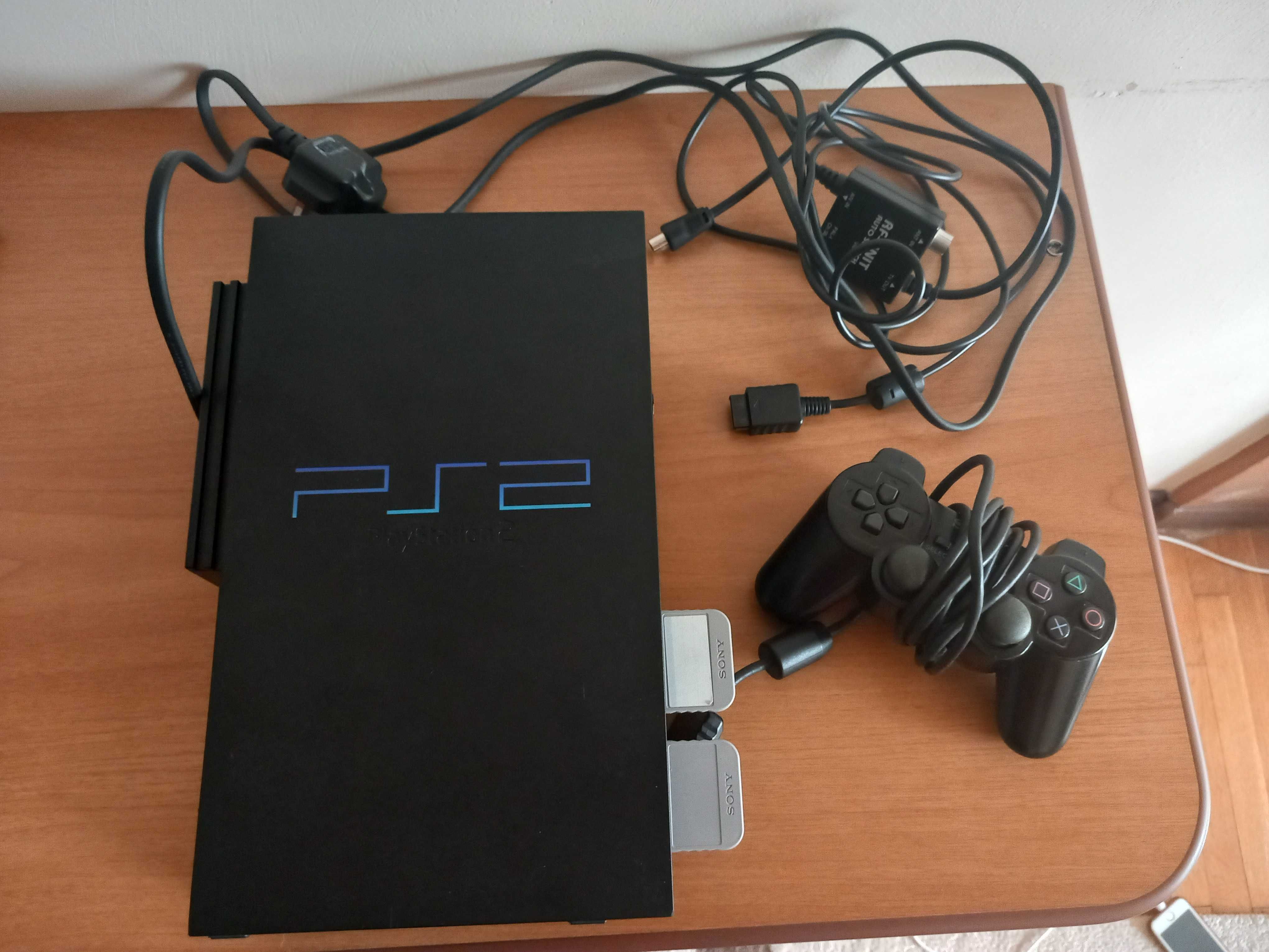 PlayStation 1 с контролер и PlayStation 2 с контролер,