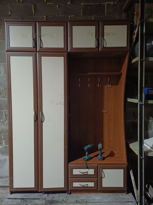Продам шкафы в прихожую недорого