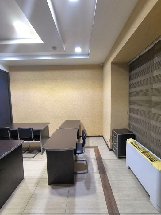 400$ ga Mebeli bilan Bobur ko'chasida ofis ijaraga beriladi (AX)
