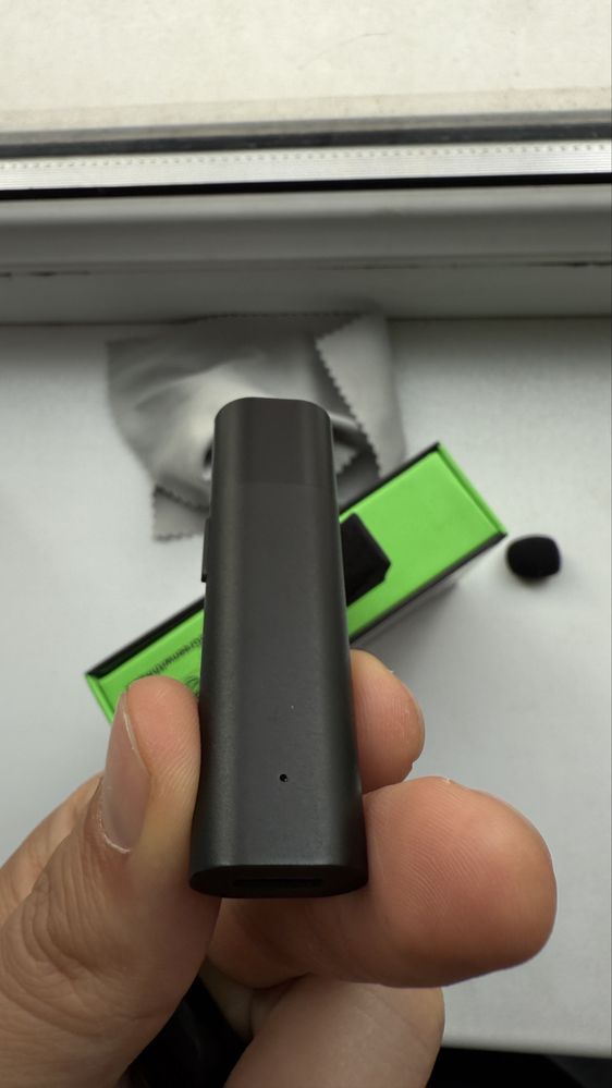 Микрофон Razer Seiren BT