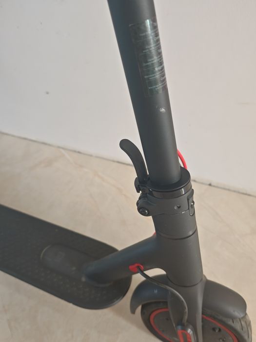 Trotineta electrica Mi Electric Scooter Pro cu încărcător original