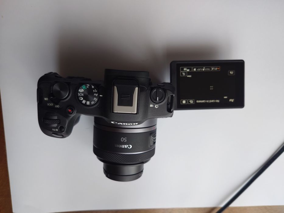 Canon R8, baterie extra noua, garantie 20 luni