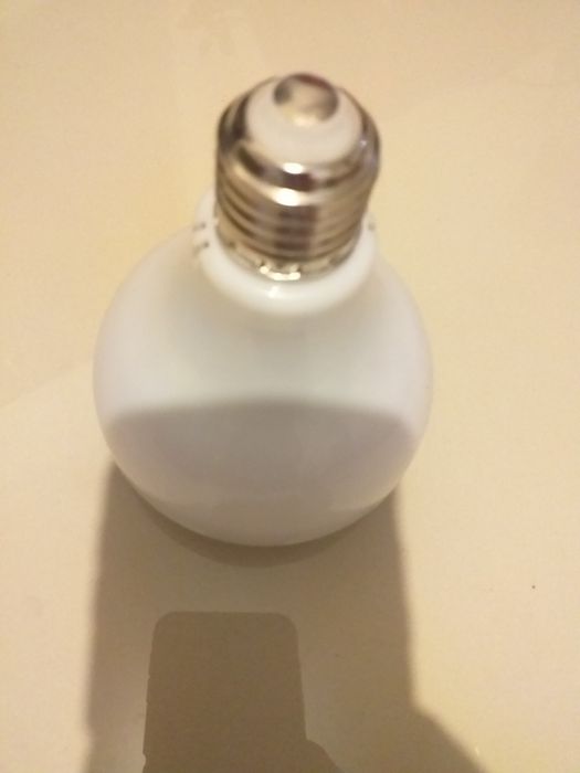 Bec led boxa cu bluetooth