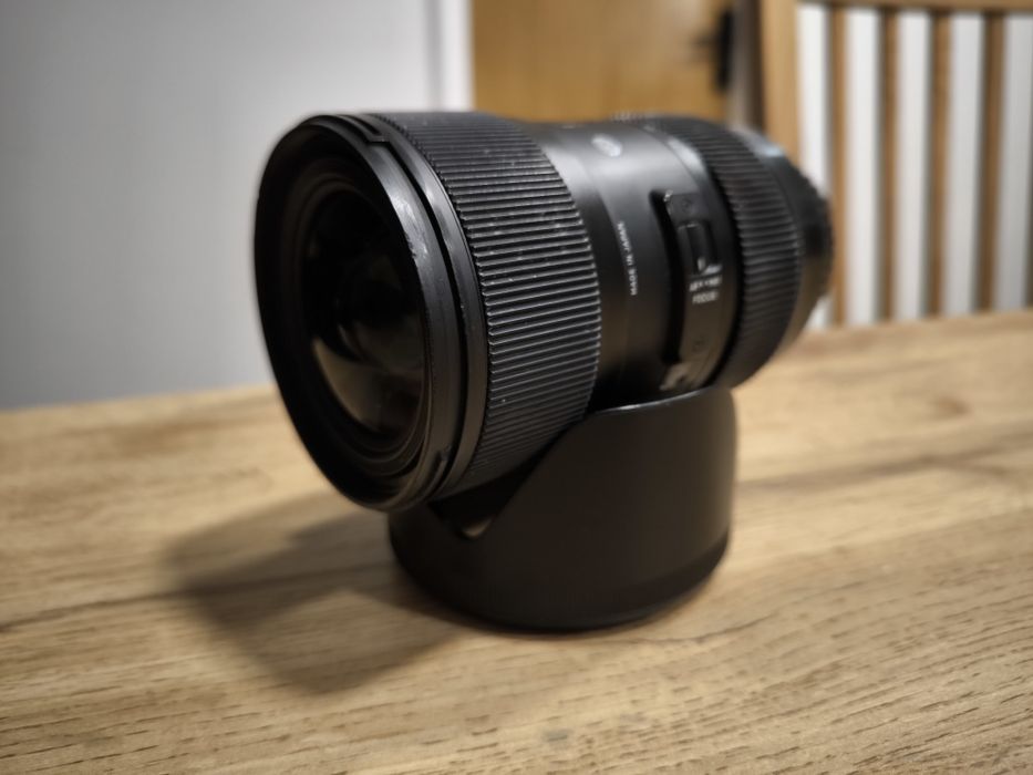 Sigma Art 18-35 F1.8 Și adaptor Sigma MC11