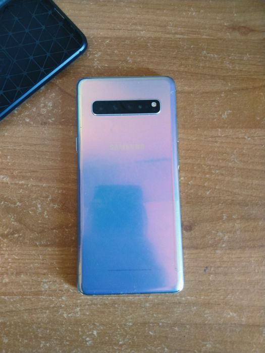 Самсунг с 10 в идеальном состоянии