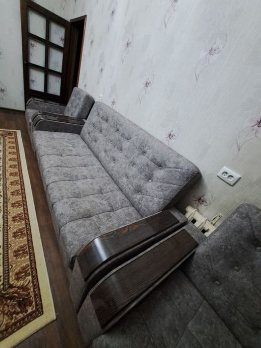 Продается Раскладной диван и 2 кресла