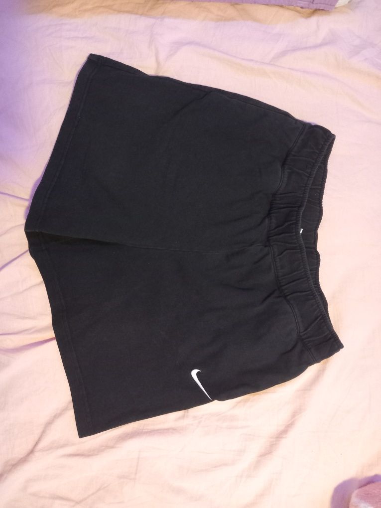 Къси панталони Nike