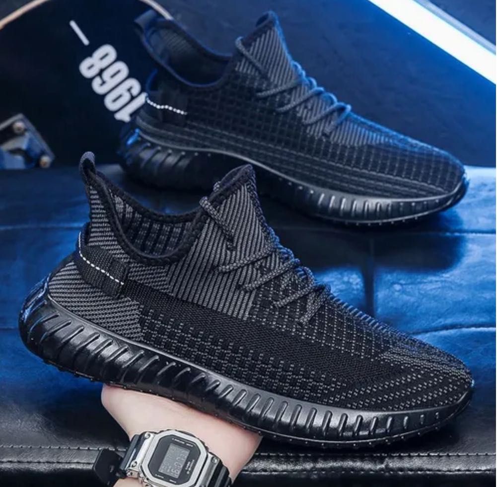 Мужские кросовки 39-44 черные