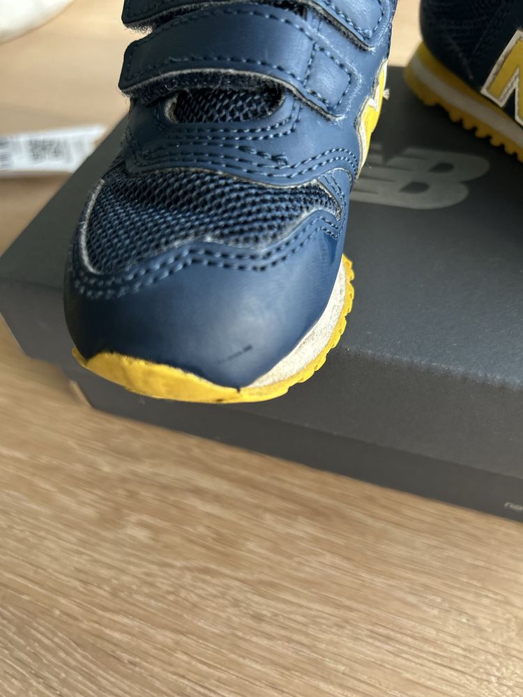 Маратонки New Balance размер 22,5