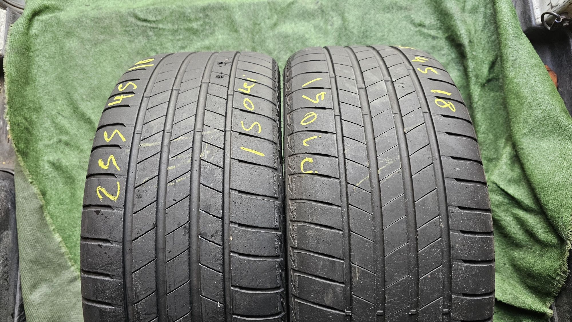 255 45 18 vara bridgestone