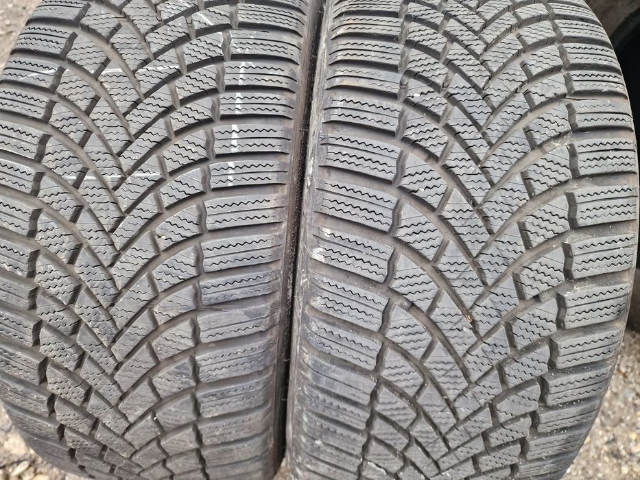 Anvelope 225/40R18 marca Bridgestone, M +S, DOT 2022, 8 mm