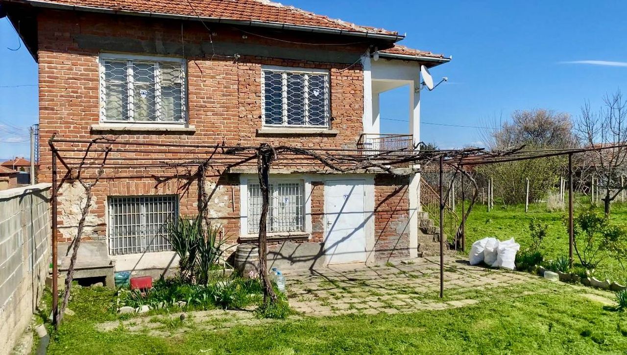 Продава се Къща в Пловдив, Център - 140 кв.м за 400 €/кв.м - Снимка #1