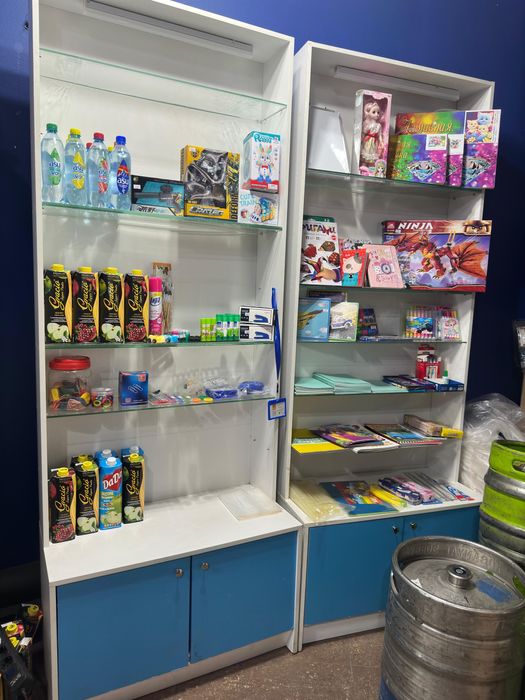 Витрины стеллажи